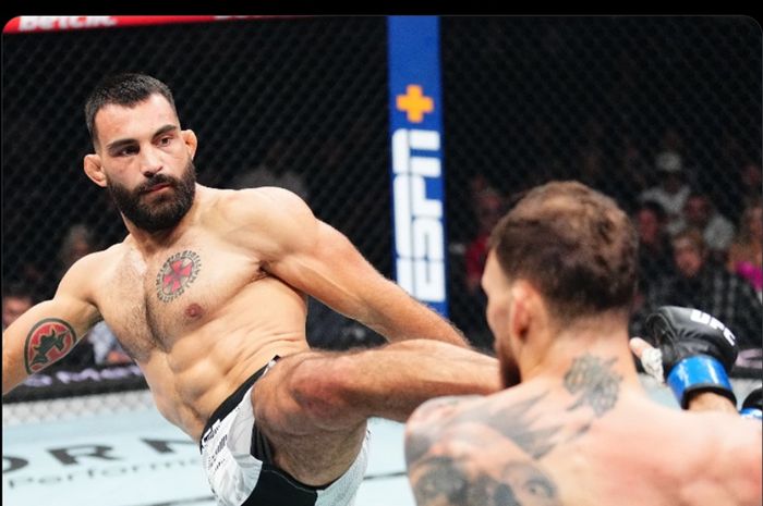 Si Dewa Perang UFC Merasa Terhormat Bisa Bersaing di Divisi yang Ditinggalkan Islam Makhachev